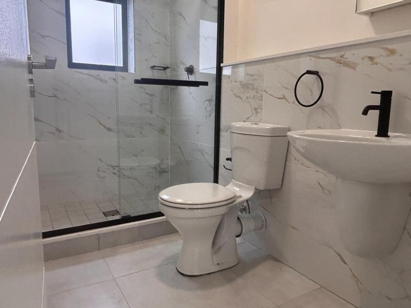 To Let 1 Bedroom Property for Rent in Sandown Western Cape